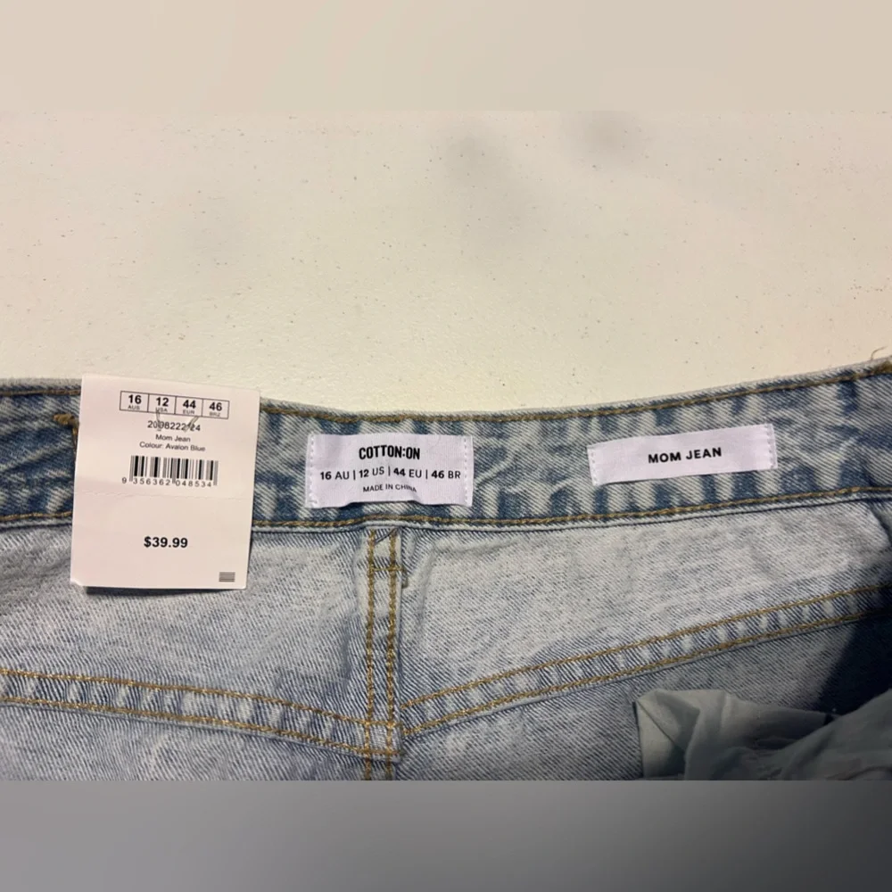 Cotton On Jeans Mom Jeans White Washed Women’s Sz 12 NWT Retro 90’s - Picture 4 of 6